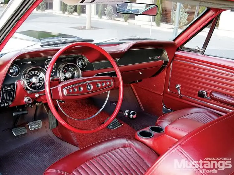 mdmp_1001_13_1968_cobra_jet_fastbackred_leather_interior.webp