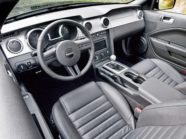 mmfp_0802_07_z+2008_ford_mustang_bullitt+interior.webp
