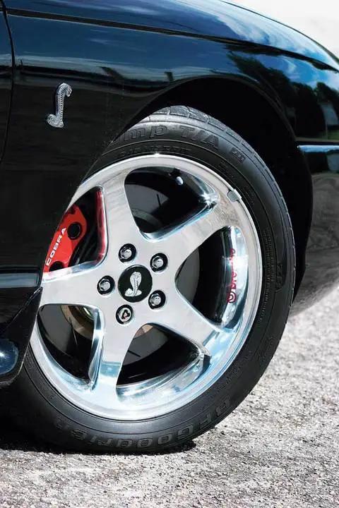mmfp_0806_al_09_z+1996_ford_mustang_cobra+.webp