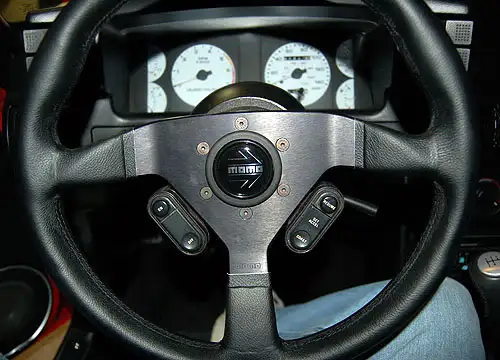 momo_front.webp