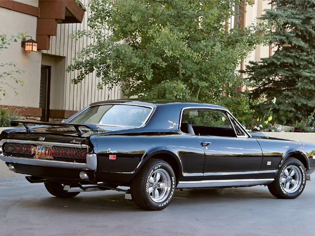 mufp_0606_03_z+1968_mercury_cougar_XR_7+rear.webp