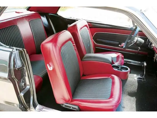 mufp_0609_tmi_01_z1968_ford_mustang_interior_restocompleted.webp