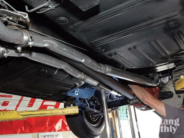 mump_0907_10_z+arvinode_dual_exhaust_system+tunnel_pipes.webp
