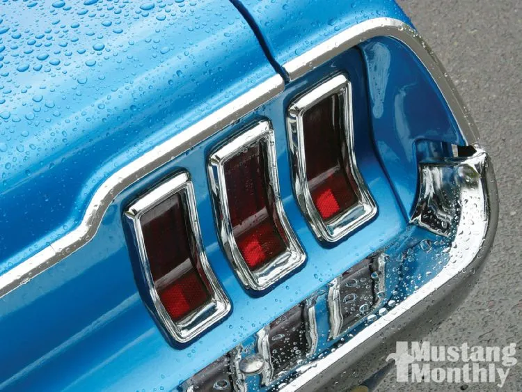 mump_1010_06_o+1967_ford_mustang_hardtop+taillight.webp