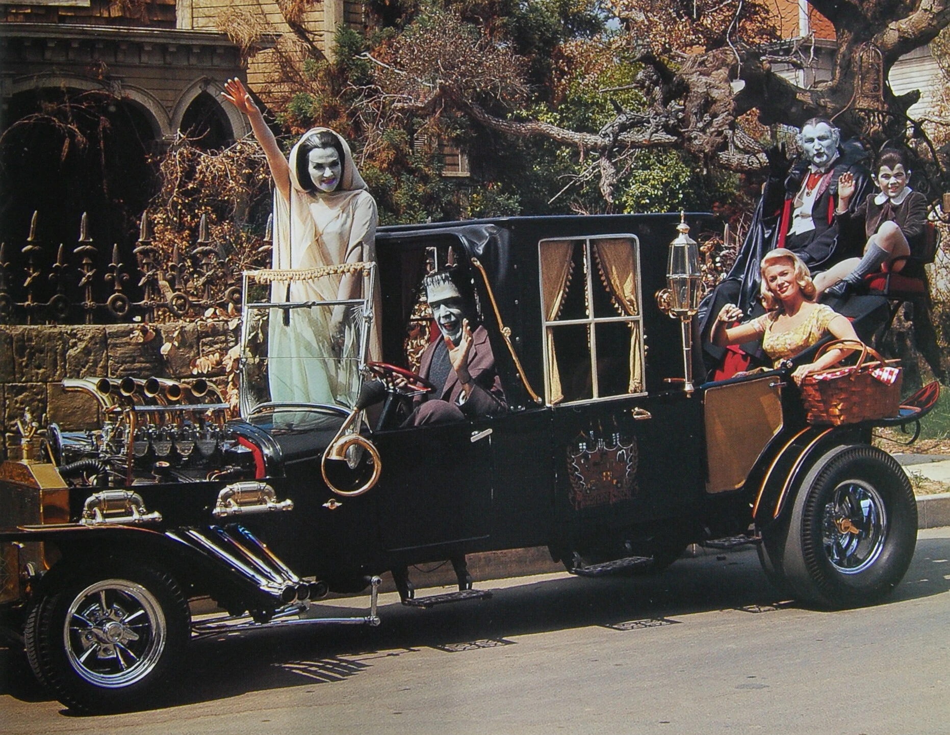 munsters-coach.webp