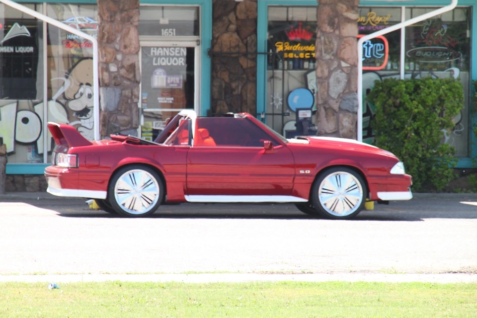 Mustang-at-the-liqour-store.webp
