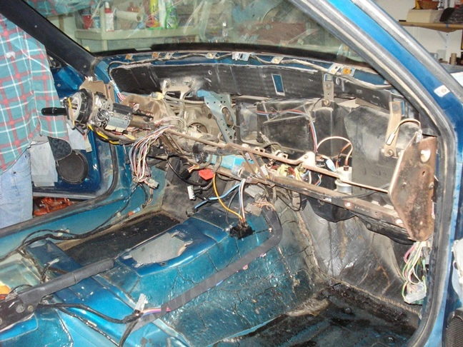 Mustang dash engine compartment Jan 2013 006.webp