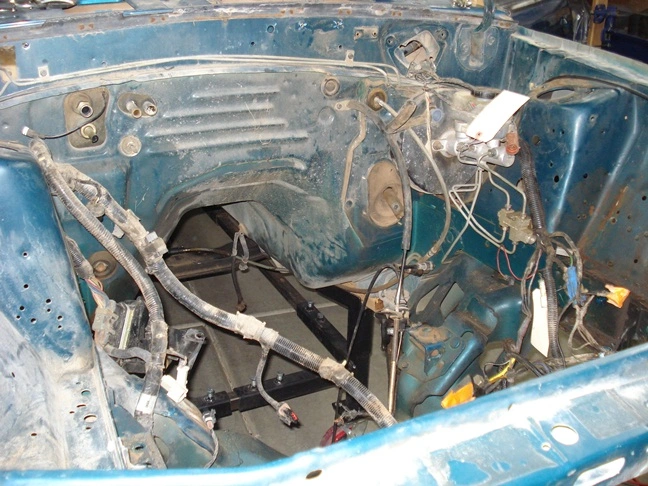 Mustang dash engine compartment Jan 2013 010.webp