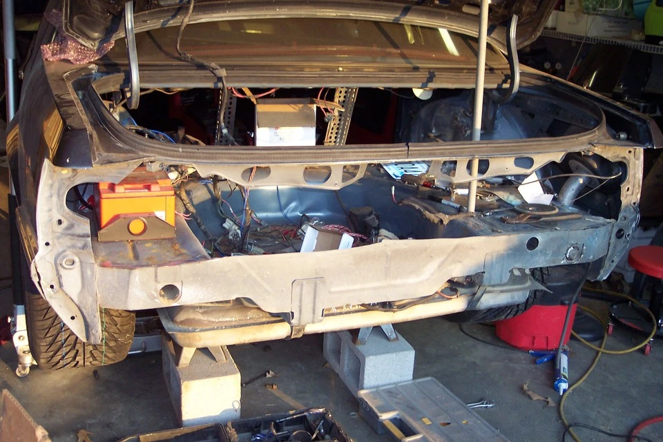 mustangengineswap043.webp