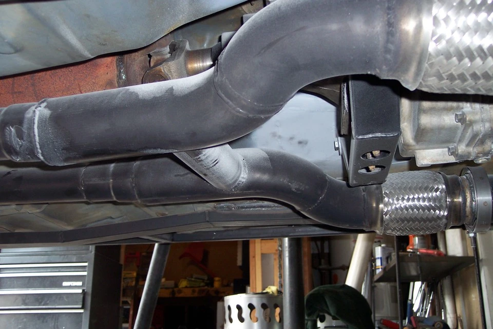 mustangengineswap106.webp
