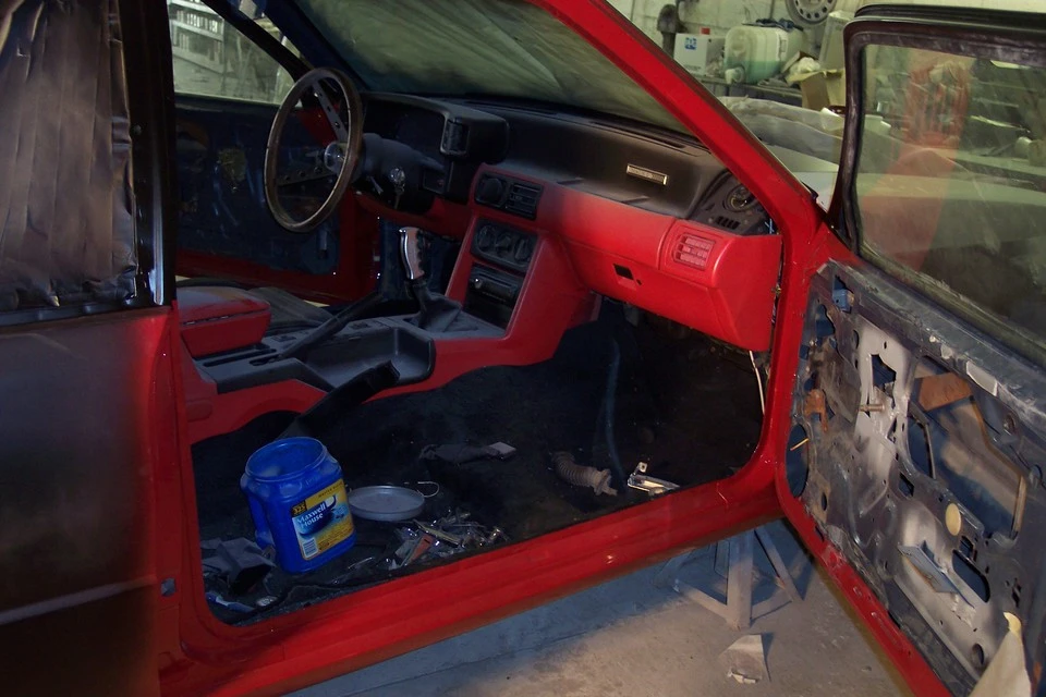 mustangengineswap209.webp
