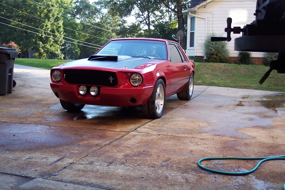mustangengineswap228.webp