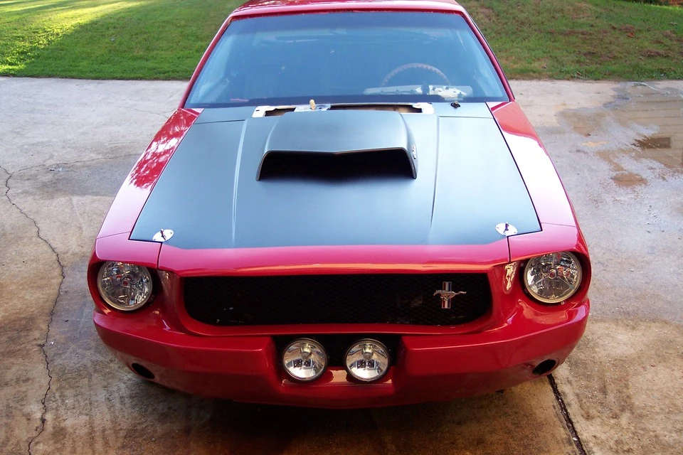 mustangengineswap236.webp