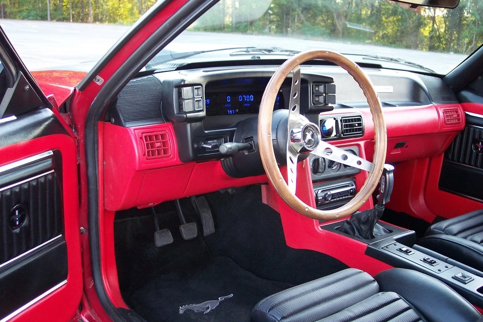 mustangengineswap279.webp