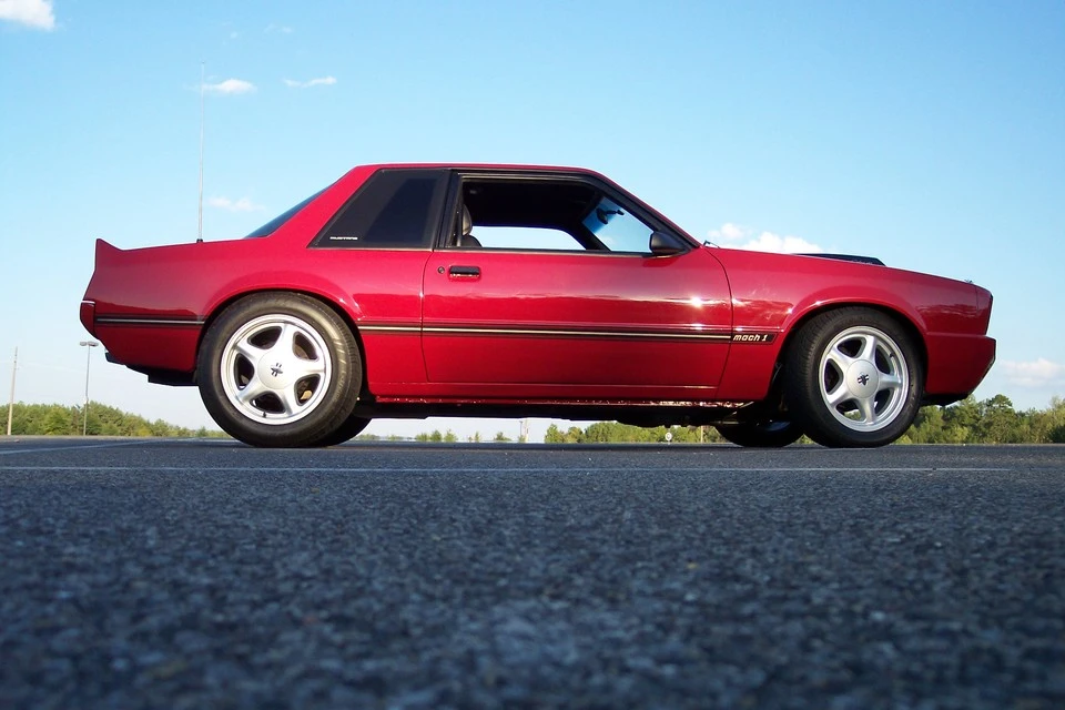 mustangengineswap284.webp