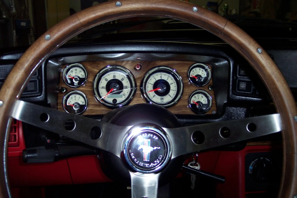 mustangengineswap315.webp