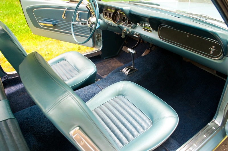 Mustangintr.webp