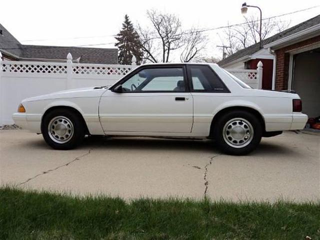 Nicely%20built%201993%20Ford%20Mustang%20LX%20Coupe%205spd%20%284%29.jpg