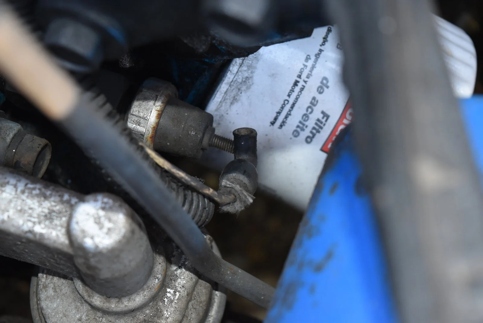 Oil Sensor White with Red Tracer .webp