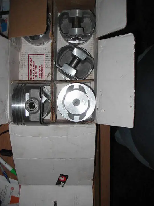 pistons.webp