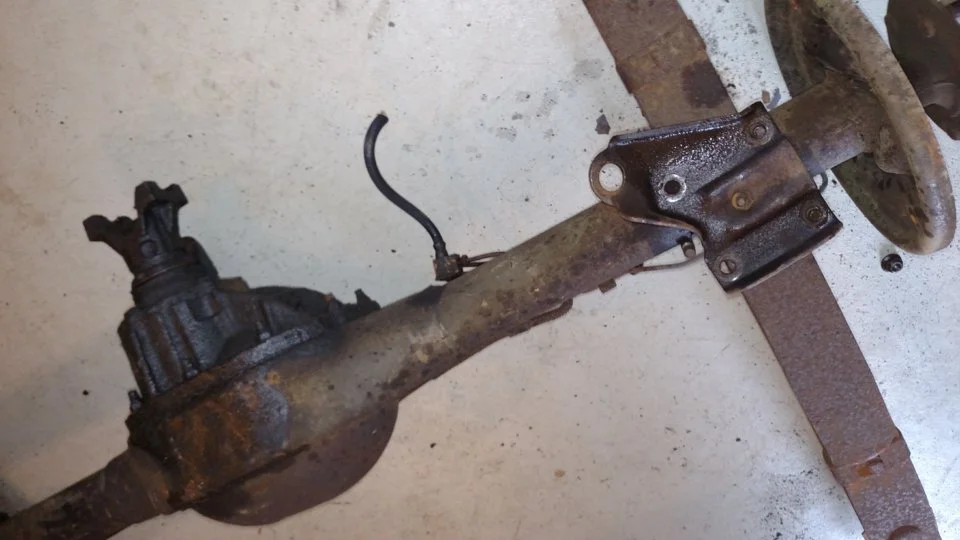 rear shocks brackets.webp