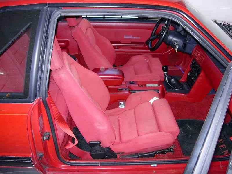 RedFlofitCar4.webp