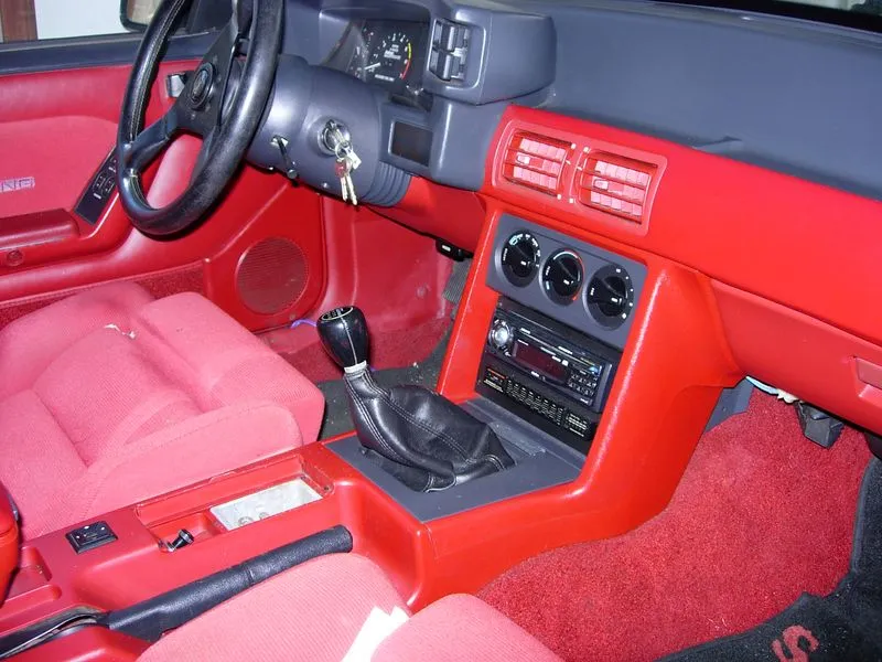 RedFlofitCar5.webp