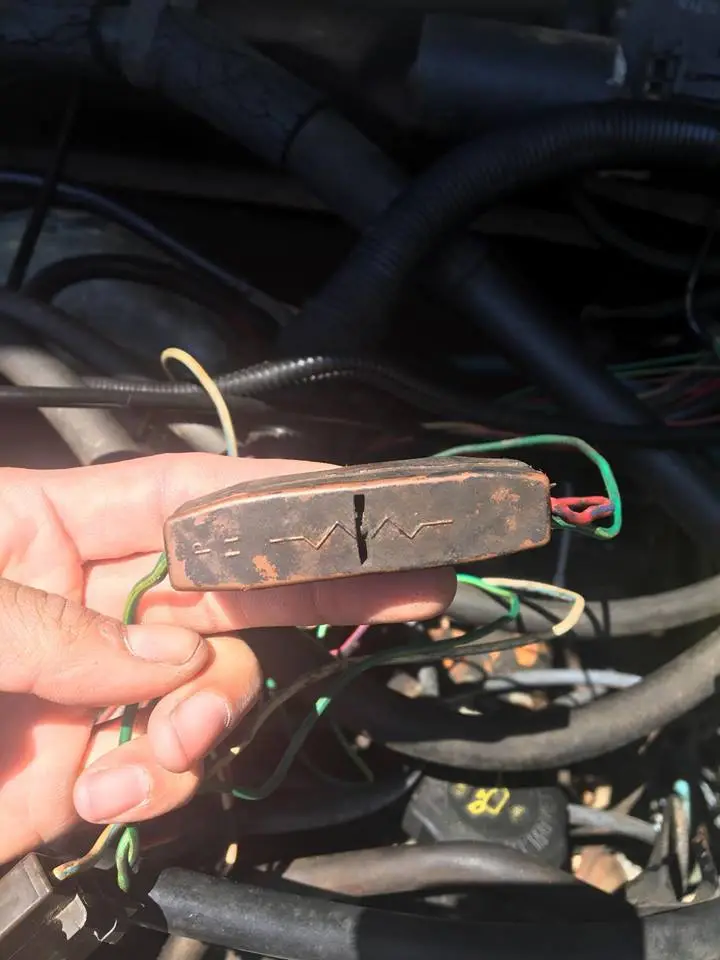 resistor_082e256788c91f6374bf110f49ba1b67319ff947.jpg