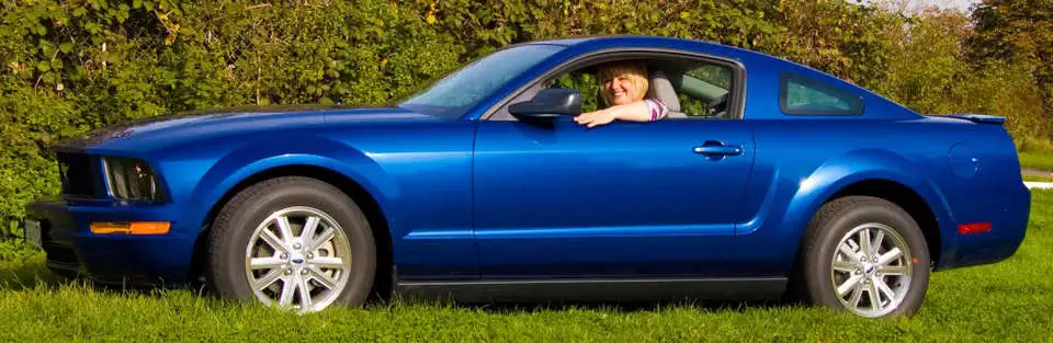 Sabine-Mustang-02.webp