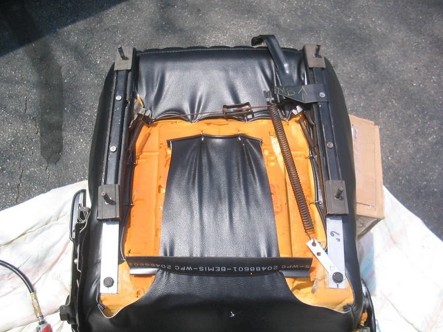 Seat_install_005.sized.webp