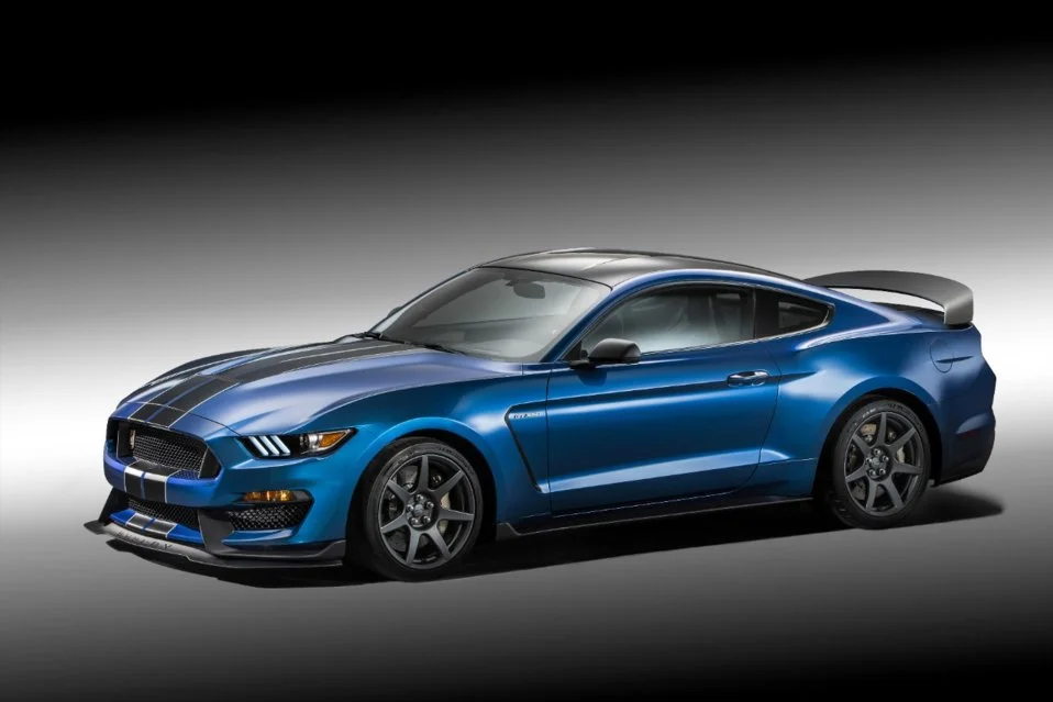 ShelbyGT350R_02_HR.webp