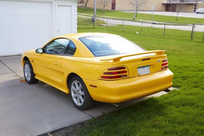 sn95yellow3_zpsrvuijfzl.webp
