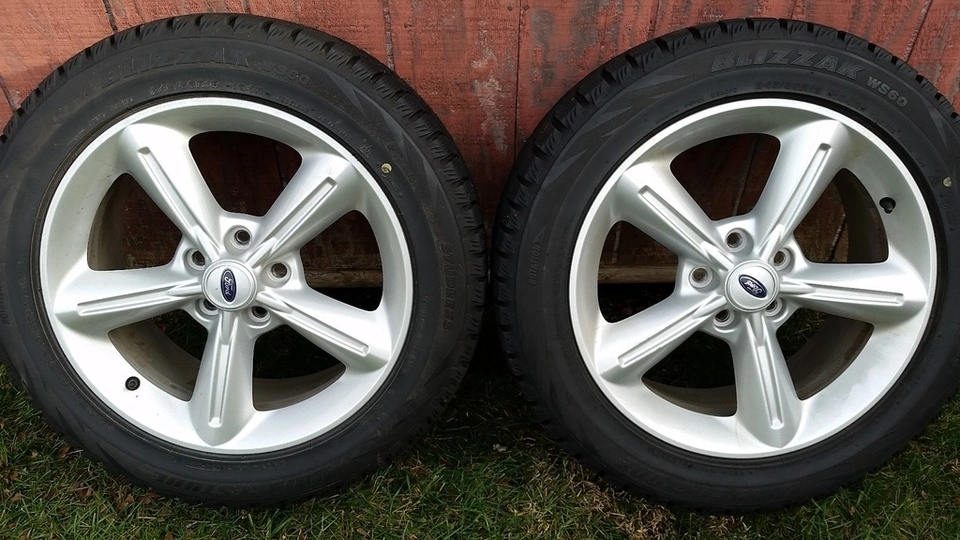 SnowTires3_zpsvxwakmjp.webp