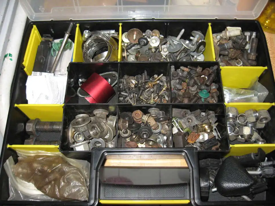 spare_fasteners.webp