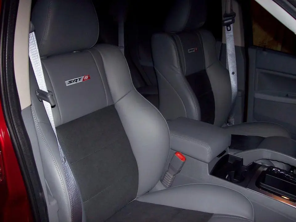 srt8seatsinternetgt2.webp