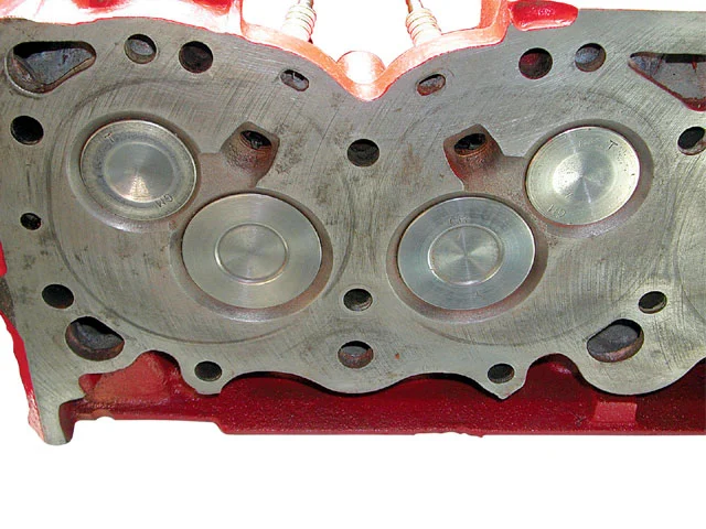 sucp_0801_09_z+big_block_chevy_engines+flat_head_chambers.webp