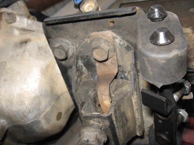tranny_mount_bottom.webp