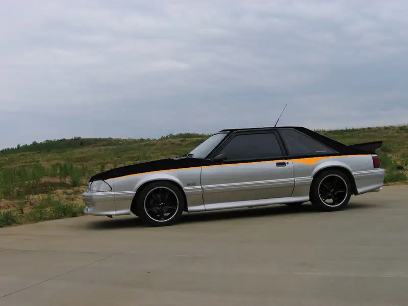TwoToneSuper302carwithorangedip.webp