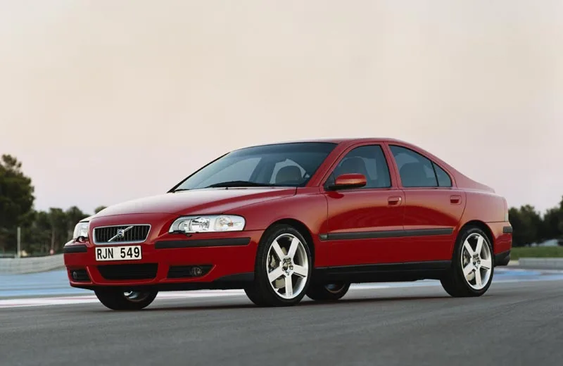 volvo_s60r_1.webp
