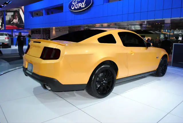 YellowBlaze-2011MustangGTcoupe-2-2.webp