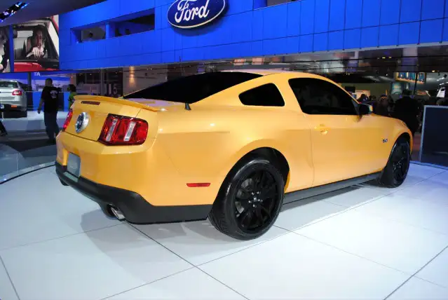 YellowBlaze-2011MustangGTcoupe-2-rt.webp