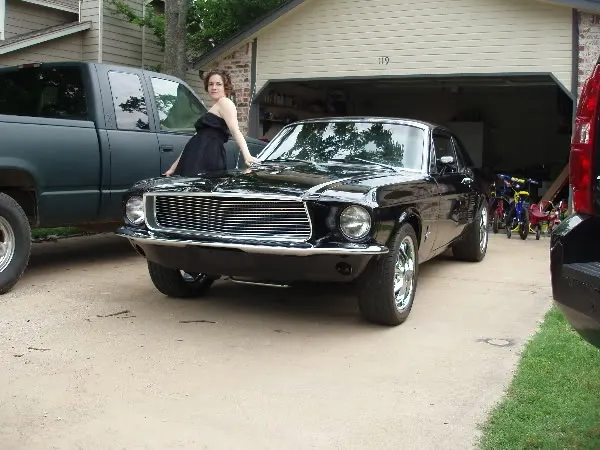 Yvonneandthecar.webp