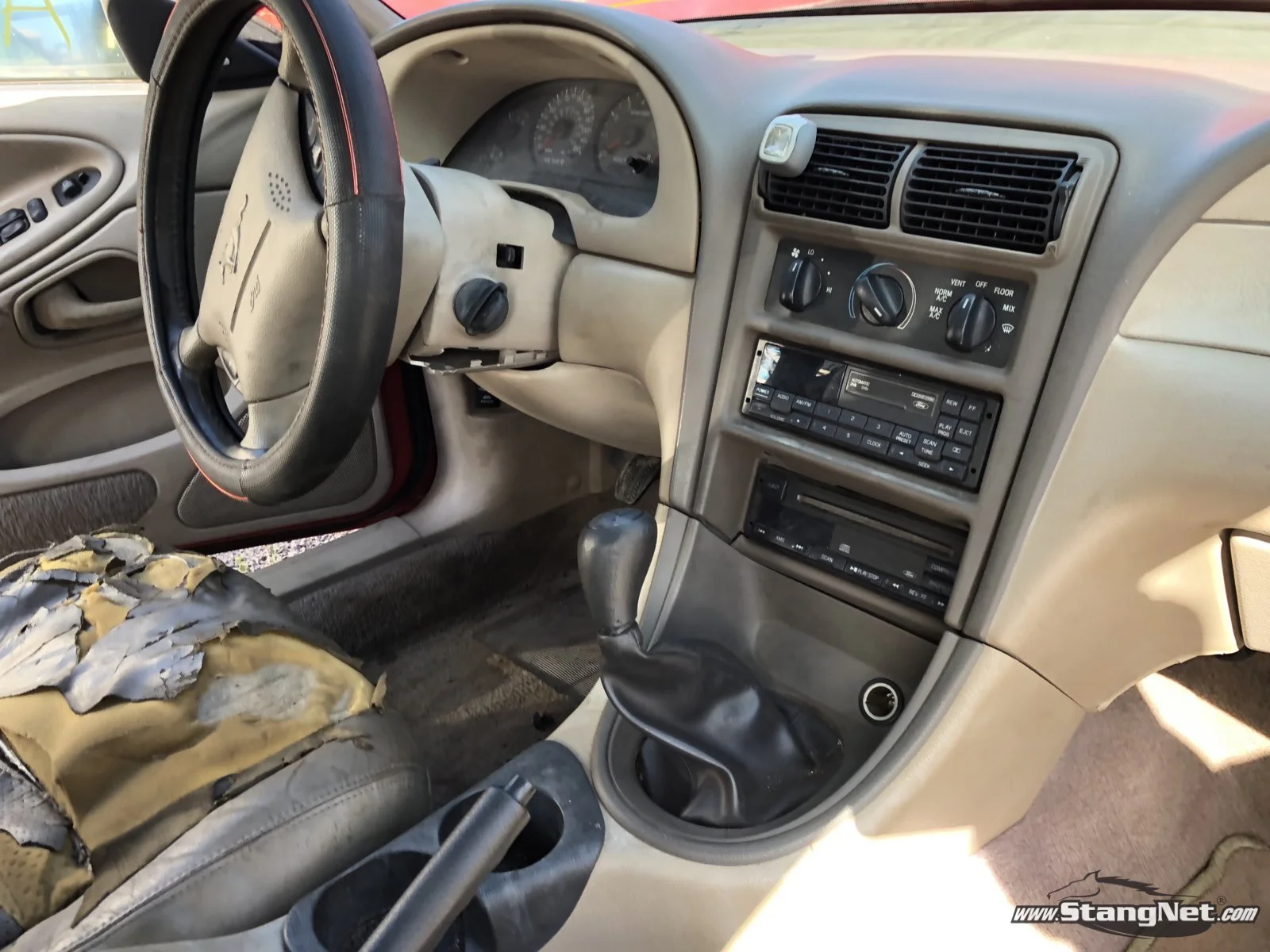 99' Mustang Interior 2
